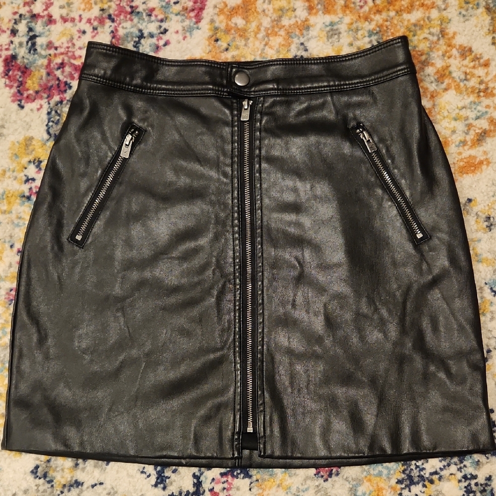 Hollister SZ S Black Mini Skirt